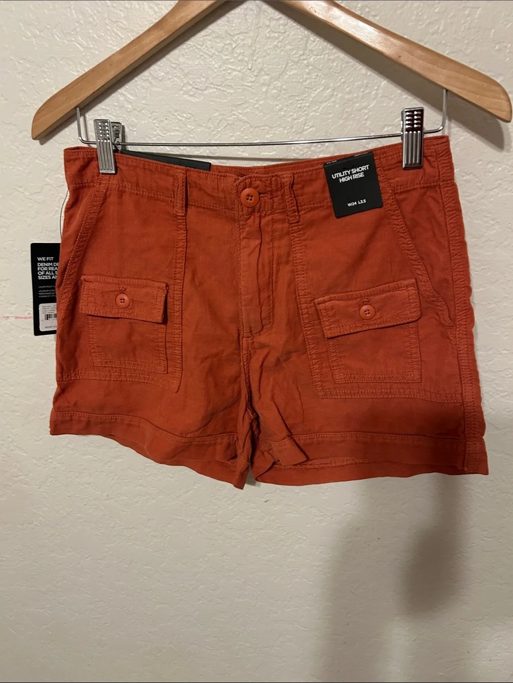 🎩Silver Jeans High-Rise Cargo Pocket Shorts in coral size w24/L3.5 NWT